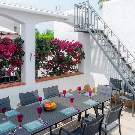 فيلة Welcs Casa 111 Emp Con Piscina *