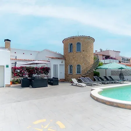 Welcs Casa 111 Emp Con Piscina فيلة إمبوريابرافا
