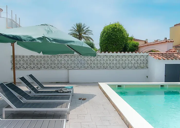 Willa Welcs Casa 111 Emp Con Piscina Privada Y Parking Empuriabrava
